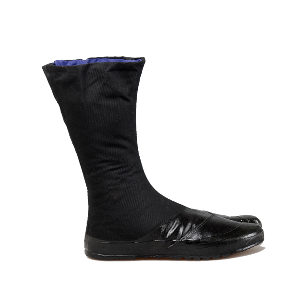 ninja_shoes_blackspike_1